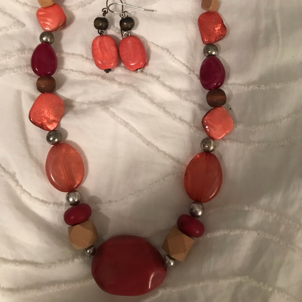 Necklace and earrings set